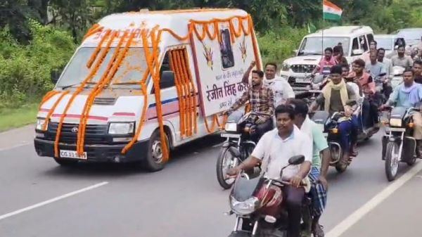 तिरंगे में लिपटा बालेंगा का लाल, बाइक रैली से अंतिम यात्रा, &lsquo;भारत माता की जय&rsquo; के नारों से गूँजा जगदलपुर