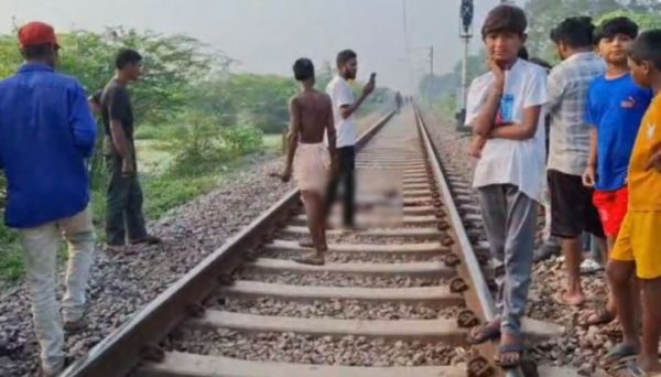 इयरफोन लगाकर रेलवे ट्रैक पार कर रहा था युवक, ट्रेन से कटकर मौत 