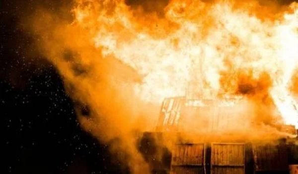 फैक्ट्री में फर्नेश ब्लास्ट, तीन मजदूर आये आग के चपेट में