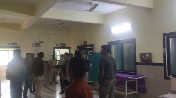 नक्सलियों ने सुरक्षाबल पर किया हमला, मुठभेड़ में एक पुलिस कर्मी को लगी गोली