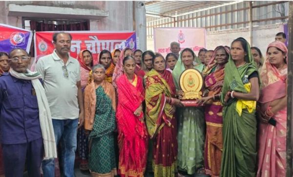 शराबबंदी की मिसाल बना ये गाँव, साहसी महिला संगठन का पुलिस ने किया सम्मान&hellip;.