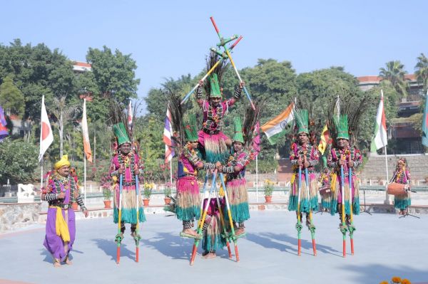 लाल किले में गूंजा &ldquo;छत्तीसगढ़िया सबले बढ़िया&rdquo;.... गेड़ी नृत्य को यूनेस्को ने सराहा