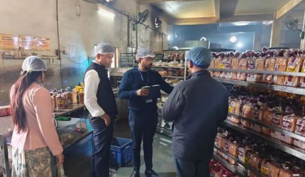 लाखों का नकली पनीर जब्त, मिल्क पावडर, पाम ऑयल से बनाया जा रहा था, खोवा-कलाकंद