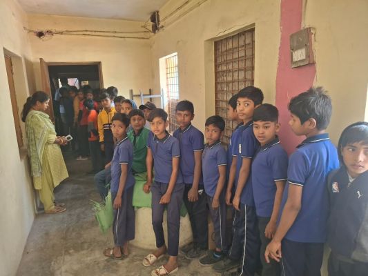 रायपुर&ndash;बिलासपुर मार्ग के विद्यालयों में 1,498 विद्यार्थियों की नेत्र जांच