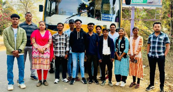 नक्सल प्रभावित सुकमा से आत्मनिर्भरता की ओर बढ़ते कदम&hellip; 35 युवा रोजगार हेतु चेन्नई रवाना