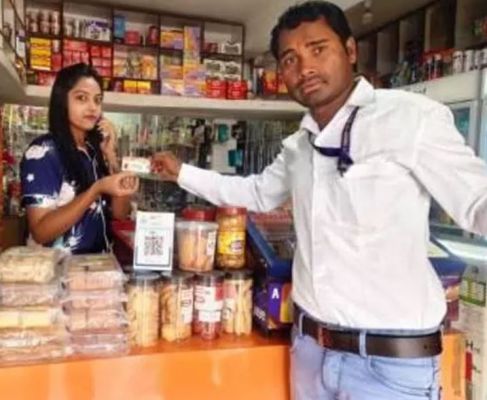 कतियाररास समाधान शिविर में हितग्राहियों को वितरित किए गए आयुष्मान कार्ड