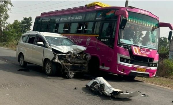 तेज रफ्तार कार का कहर, बाइक सवार युवक की मौत, एक गंभीर