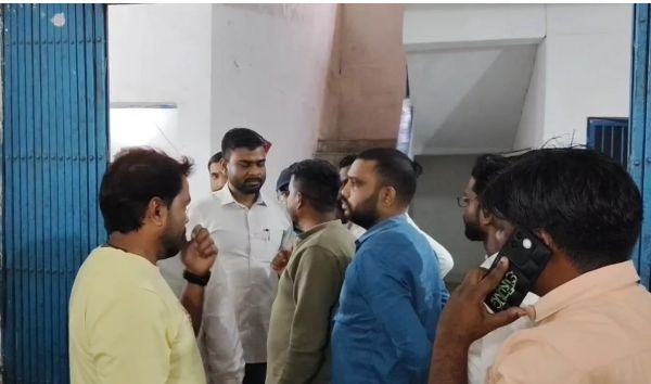  विधायक-नायब तहसीलदार विवाद सुलझा....  मारपीट के दो आरोपियों ने किया सरेंडर
