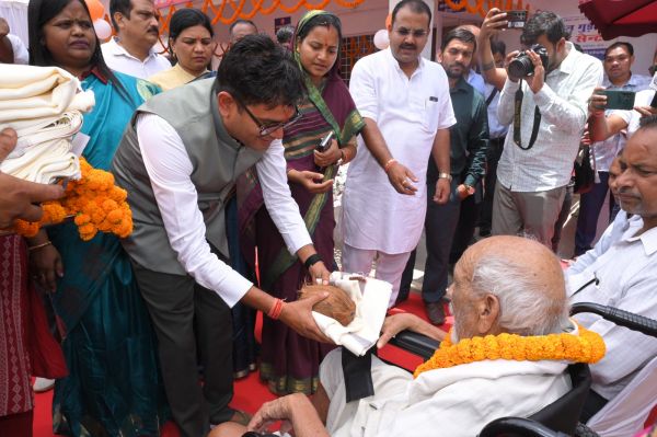 बुजुर्गों को मिला अपनापन और सम्मान का नया ठिकाना, अंबिकापुर में शुरू हुआ &lsquo;सियान गुड़ी&rsquo;