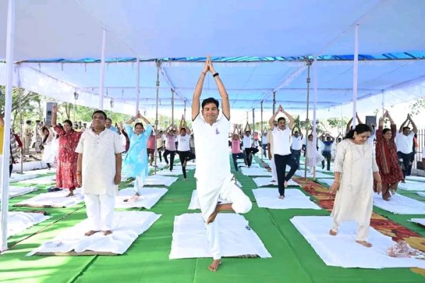 योग हमारी सांस्कृतिक विरासत और स्वस्थ जीवन का आधार है : वित्त मंत्री चौधरी