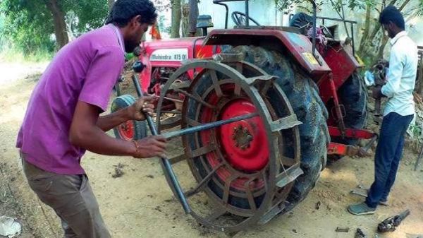 केजव्हील के साथ सड़कों पर दौड़ाया ट्रैक्टर तो होगी कड़ी कार्रवाई