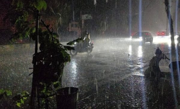 उमस से बेहाल छत्तीसगढ़&hellip;.अगले 4 दिन झमाझम बारिश का अलर्ट, गरज-चमक और वज्रपात की चेतावनी