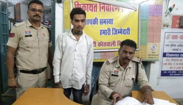अरपा नदी किनारे नशीली गोलियां बेचते युवक गिरफ्तार