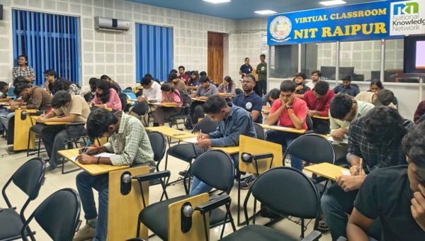 एनआईटी रायपुर में वार्षिक हिंदी उत्सव &lsquo;आवाहन 2026&rsquo; का शुभारंभ
