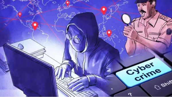 QR कोड से 5 लाख की ठगी, चॉइस सेंटर संचालकों के खाते होल्ड, दो युवक हिरासत में
