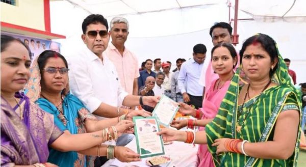 मंत्री टंक राम वर्मा ने ग्राम टंडवा में नवीन PDS भवन का किया लोकार्पण