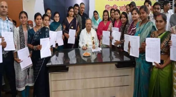 छत्तीसगढ़ के 243 युवाओं के लिए खुशखबरी! स्वास्थ्य विभाग में मिली नौकरी, डॉ. रमन सिंह ने सौंपे नियुक्ति पत्र