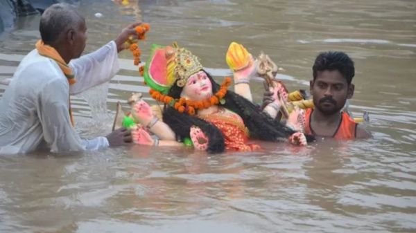 महादेवघाट विसर्जन कुंड में 20 से 25 अक्टूबर तक होगा प्रतिमाओं का विसर्जन, निगम ने संभाली व्यवस्था