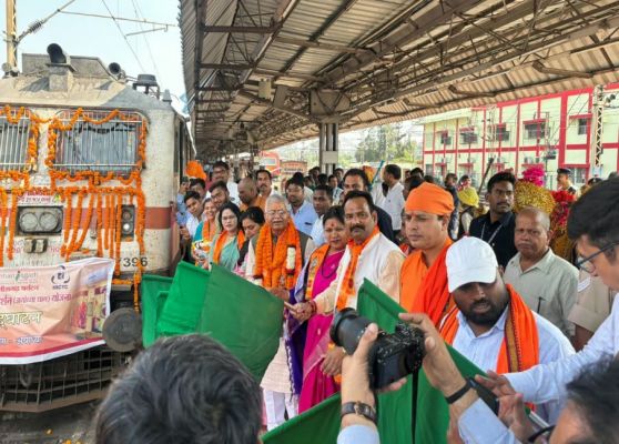 बिलासपुर संभाग के 850 श्रद्धालु विशेष ट्रेन से अयोध्या धाम रवाना