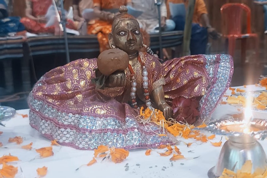 महाराष्ट्र मंडल में गुंजायमान हुआ... श्री विष्णु सहस्त्रनाम... एक सुर में 14 जोड़ों सहित 76 लोगों ने किया 11 बार पाठ