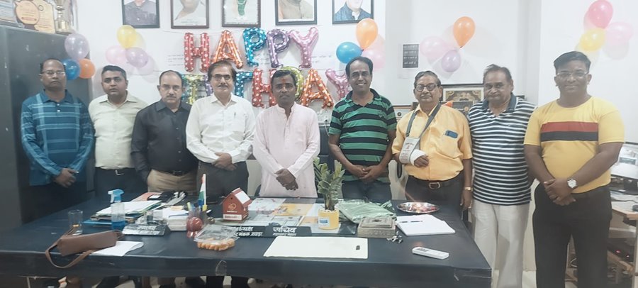 महाराष्ट्र मंडल के अध्यक्ष अजय काळे का... जोशिले अंदाज में मनाया गया जन्मदिन... मिली ढ़ेरों शुभकामनाएं