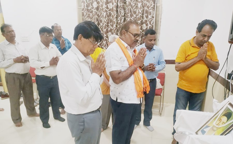 महाराष्&zwj;ट्र मंडल में शहीद राजगुरु की... सादगी से मनाई गई जयंती... बलिदान को किया गया स्मरण