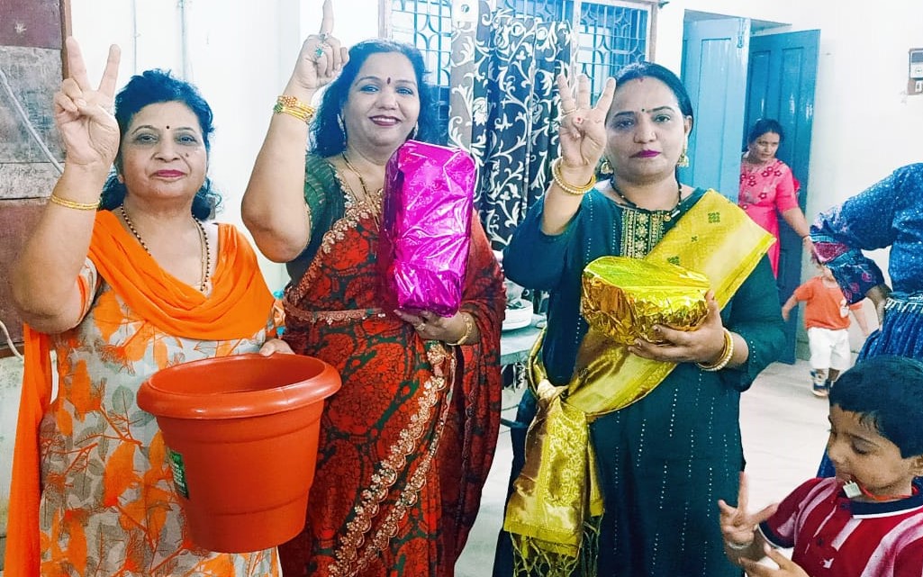 तीज के पहले मराठी महिलाओं ने मनाया आवरण....  विविध प्रतियोगिताओं को खूब किया एंजाय