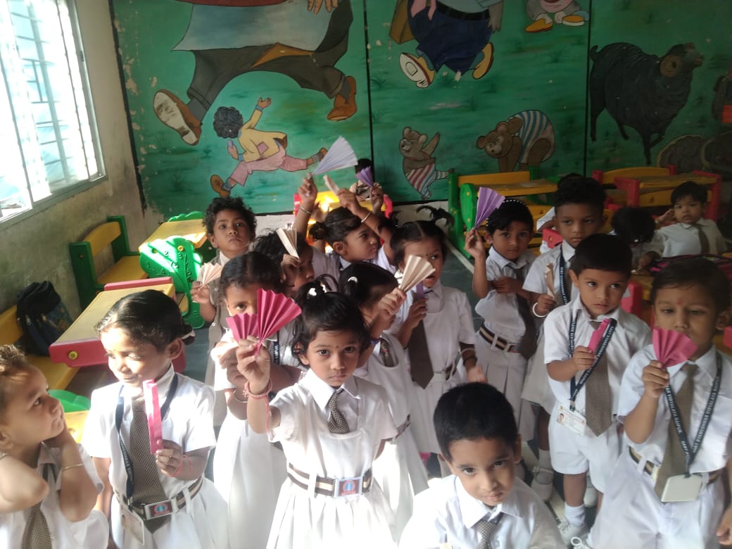  क्राफ्ट काम्पिटिशन में संत ज्ञानेश्वर के बच्चों ने बनाया फैन, डाग और बोट