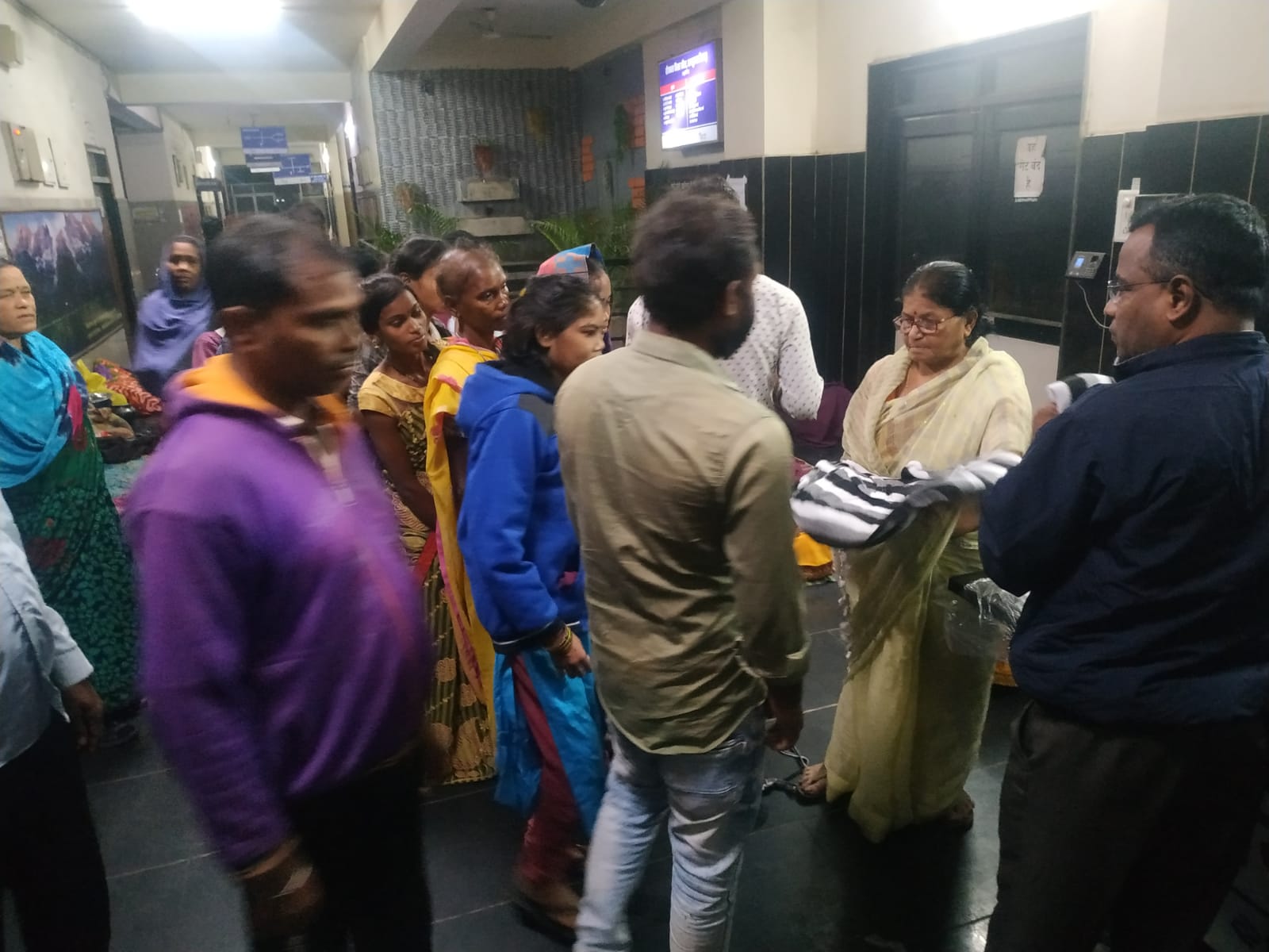 महाराष्ट्र मंडल द्वारा हफ्तेभर से जारी है कंबल वितरण अभियान