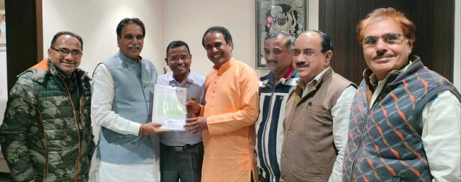 महाराष्ट्र मंडल ने किया विधायक मूणत का अभिनंदन... सामाजिक संस्थाओं के आयोग के प्रस्ताव पर मांगा सहयोग