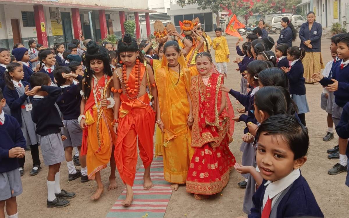 श्रीराम के अयोध्या पहुंचने की झांकी ने मोहा मन.... बच्चों की प्रस्तुति पर लगे जयश्रीराम के नारे
