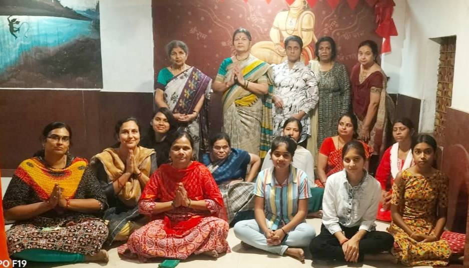  बुढ़ापारा मंदिर में महाराष्ट्र मंडल ने किया राम रक्षा स्त्रोत व हनुमान चालीसा का सामूहिक पाठ