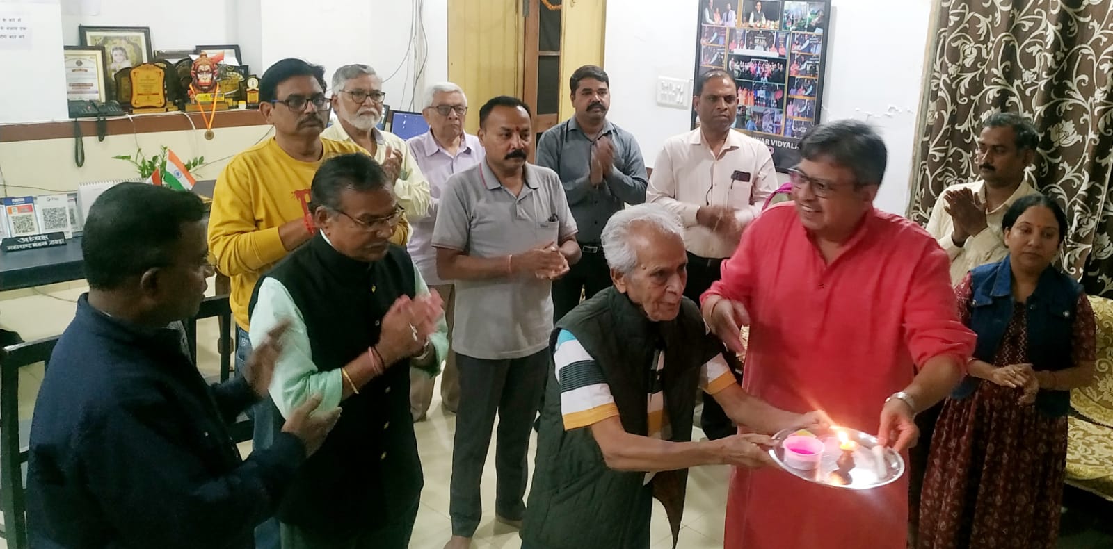 शिवाजी महाराज ने समाज को दिया था स्त्री सम्मान का संदेश... छत्रपति शिवाजी की महाआरती में बड़ी संख्या में जुटे लोग