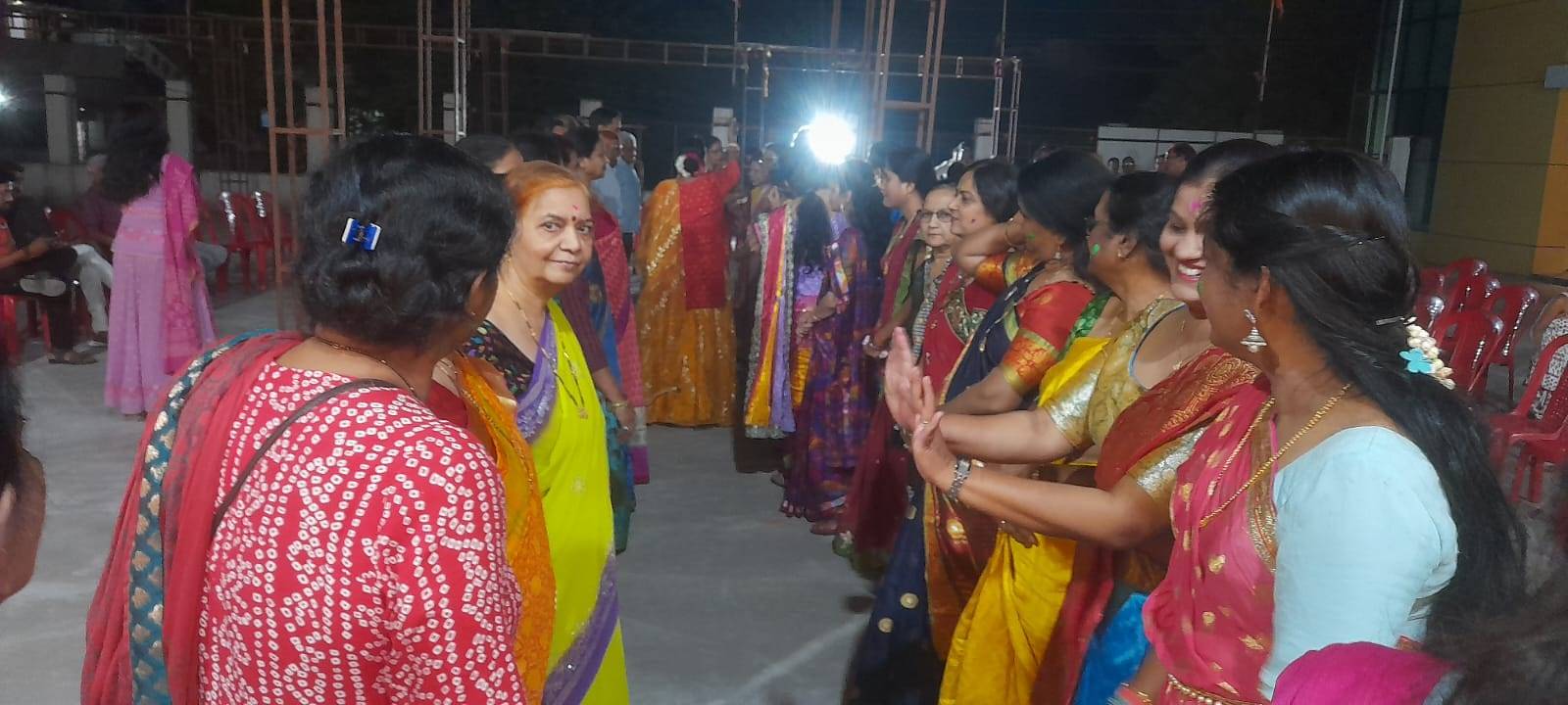 महाराष्ट्र मंडल में खेली गई फूलों की होली... रोचक गेम ने समारोह को बनाया मनोरंजक