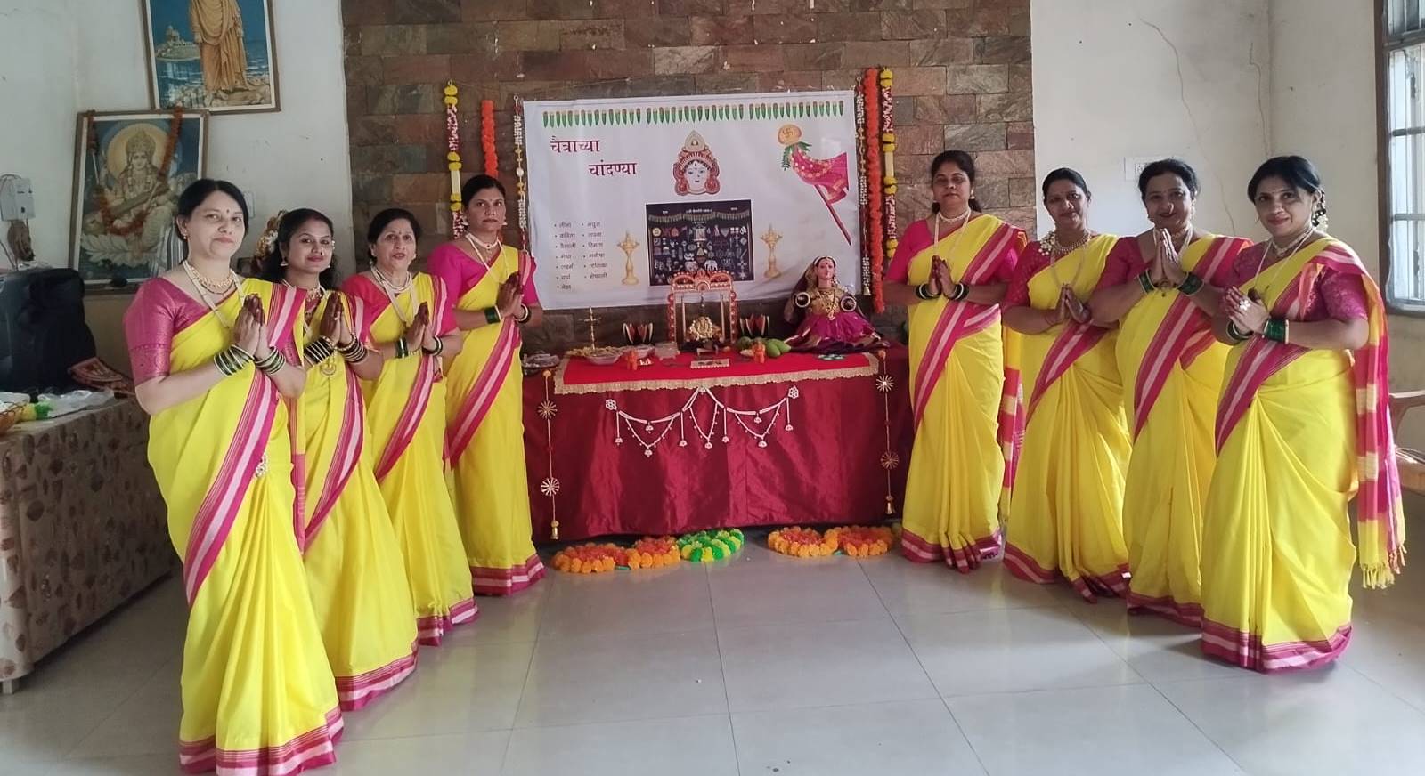 मराठी समाज की महिलाओं ने मनाया  चैत्र गौरी हल्दी कुंकू.. गीत संगीत और नृत्य से सजीं महफिल