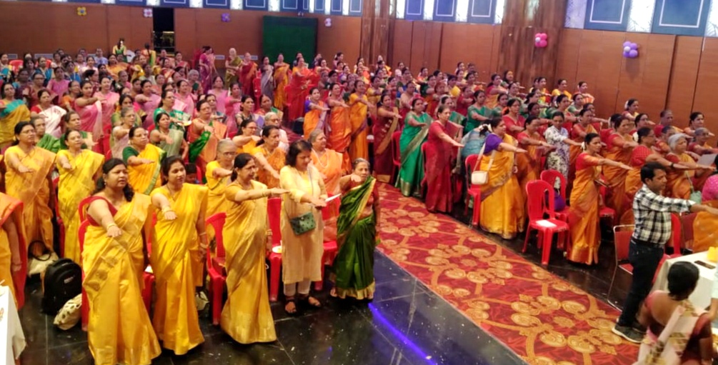  चैत्र मास हल्दी कुंकू कार्यक्रम में मतदान की दिलाई गई शपथ... संकल्पबद्ध दिखीं महिलाएं