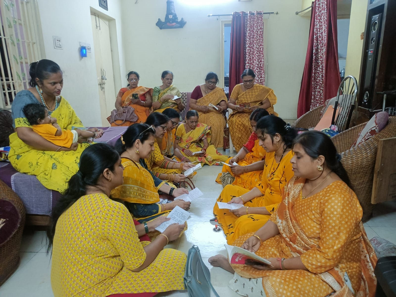 बूढ़ापारा और कोटा केंद्र की महिलाओं ने किया राम रक्षा स्तोत्र और हनुमान चालीसा का पाठ