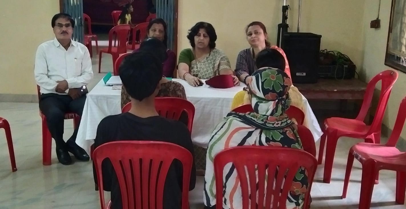  बिखरते परिवार को जोड़ने में जुटीं महाराष्ट्र मंडल की परामर्शदाता समिति