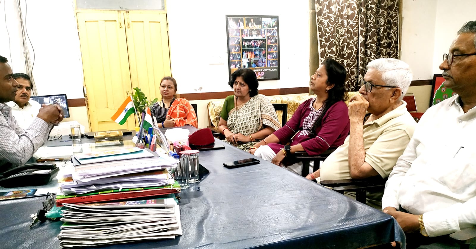 परिचर्चाः  भावनात्मक लगाव न होना परिवार बिखराव का बड़ा कारण... शादी की लगातार बढ़ रही उम्र ने बढ़ाई चिंता 