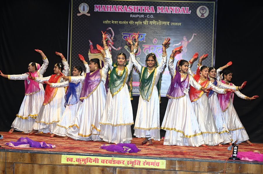 'मईया मोरी मैं नहीं माखन खायो...'  में दिखा मां यशोदा का स्नेह... मधुरम-मधुरम में दिखी योगेश्वर की सुंदरता