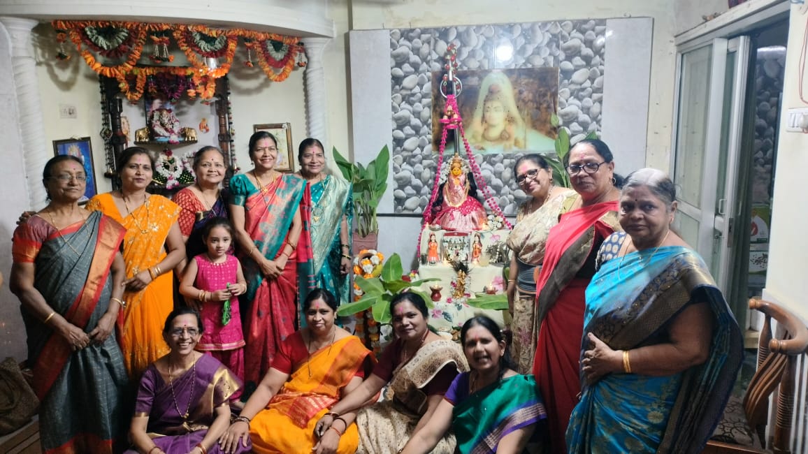 महिलाओं ने मनाया चैत्र गौरी हल्दी कुंकू... किया हनुमान चालीसा का पाठ