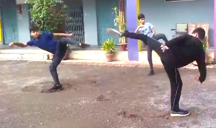 संत ज्ञानेश्वर स्कूल में जारी कैंप में रिंग फाइटर बहा रहे पसीना