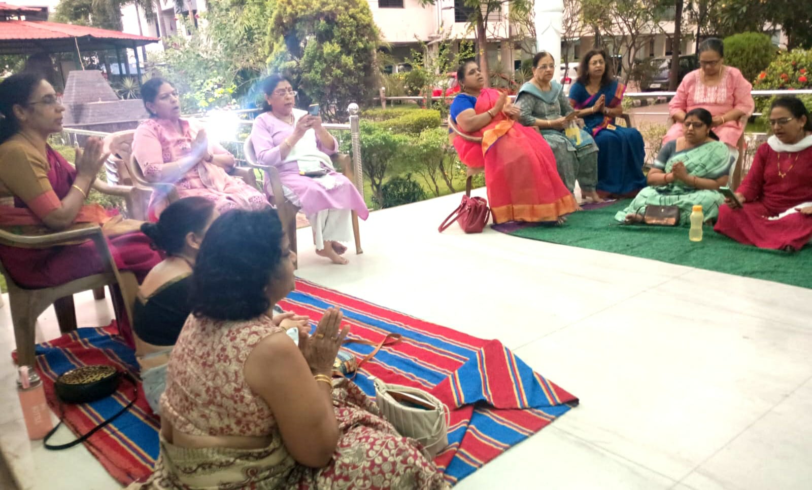  एकादशी पर सरोना, रोहिणीपुरम केंद्रों ने किया विष्&zwj;णु सहस्&zwj;त्रनाम पाठ