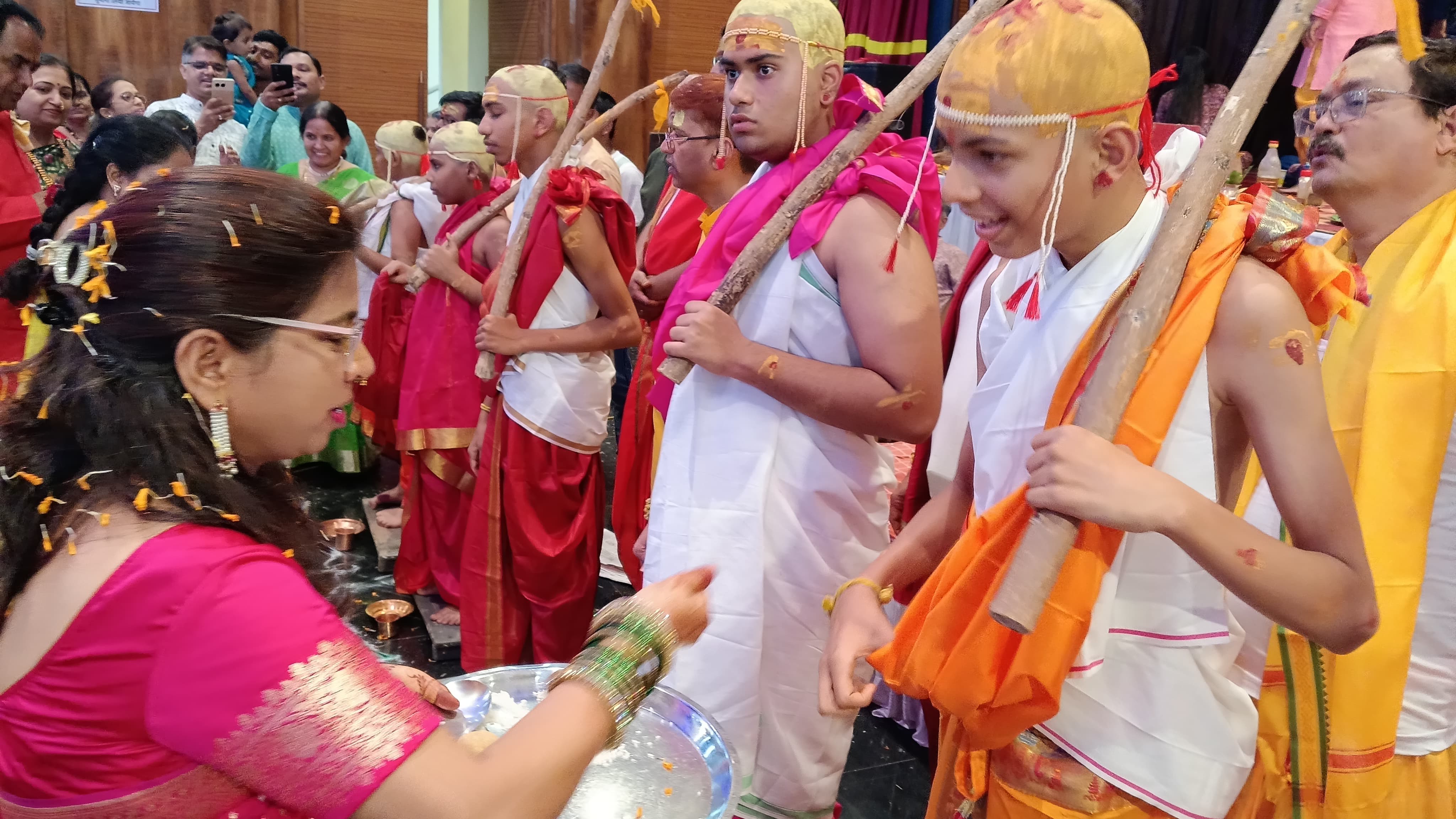 वैदिक मंत्रोच्चार के साथ महाराष्ट्र मंडल में बटुकों का उपनयन संस्कार संपन्न