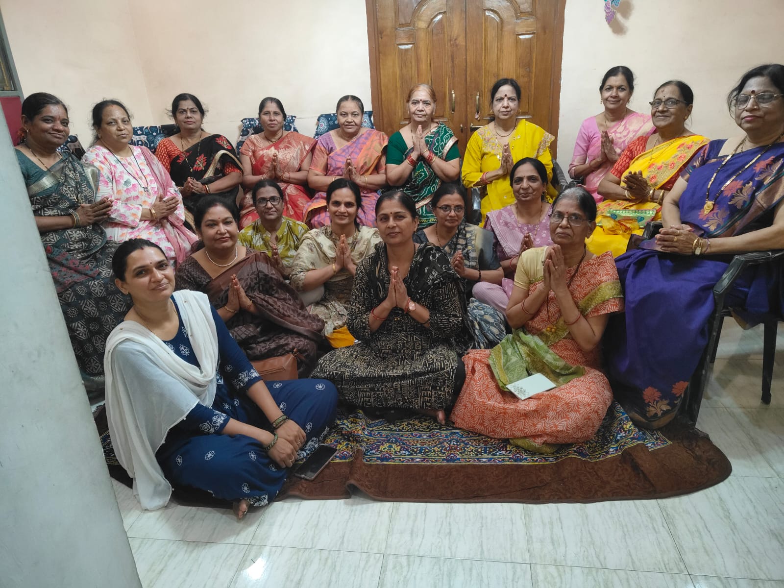 रोहिणीपुरम महिला केंद्र ने 74वें सप्ताह भी जारी रखा हनुमान चालीसा पाठ का क्रम