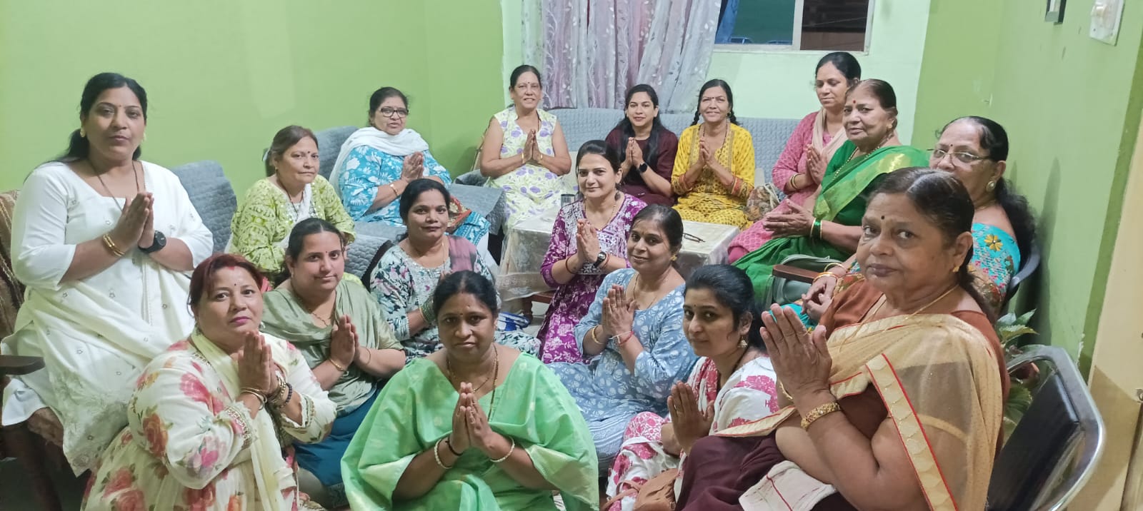 महिलाओं ने रामरक्षा और हनुमान चालीसा पाठ के साथ किया अथर्वशीर्ष का पाठ