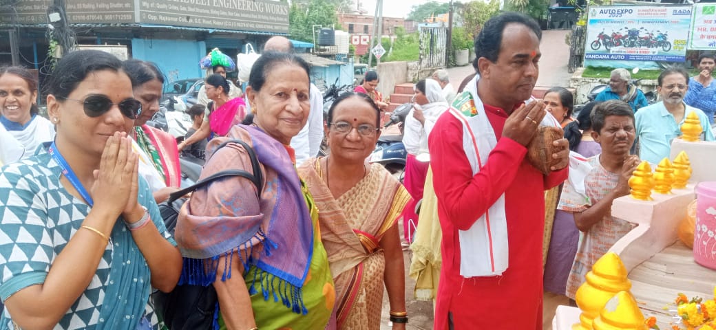 श्री सत्य साईं बाबा की पालकी, रथ और पादुका का महाराष्ट्र मंडल में किया स्वागत