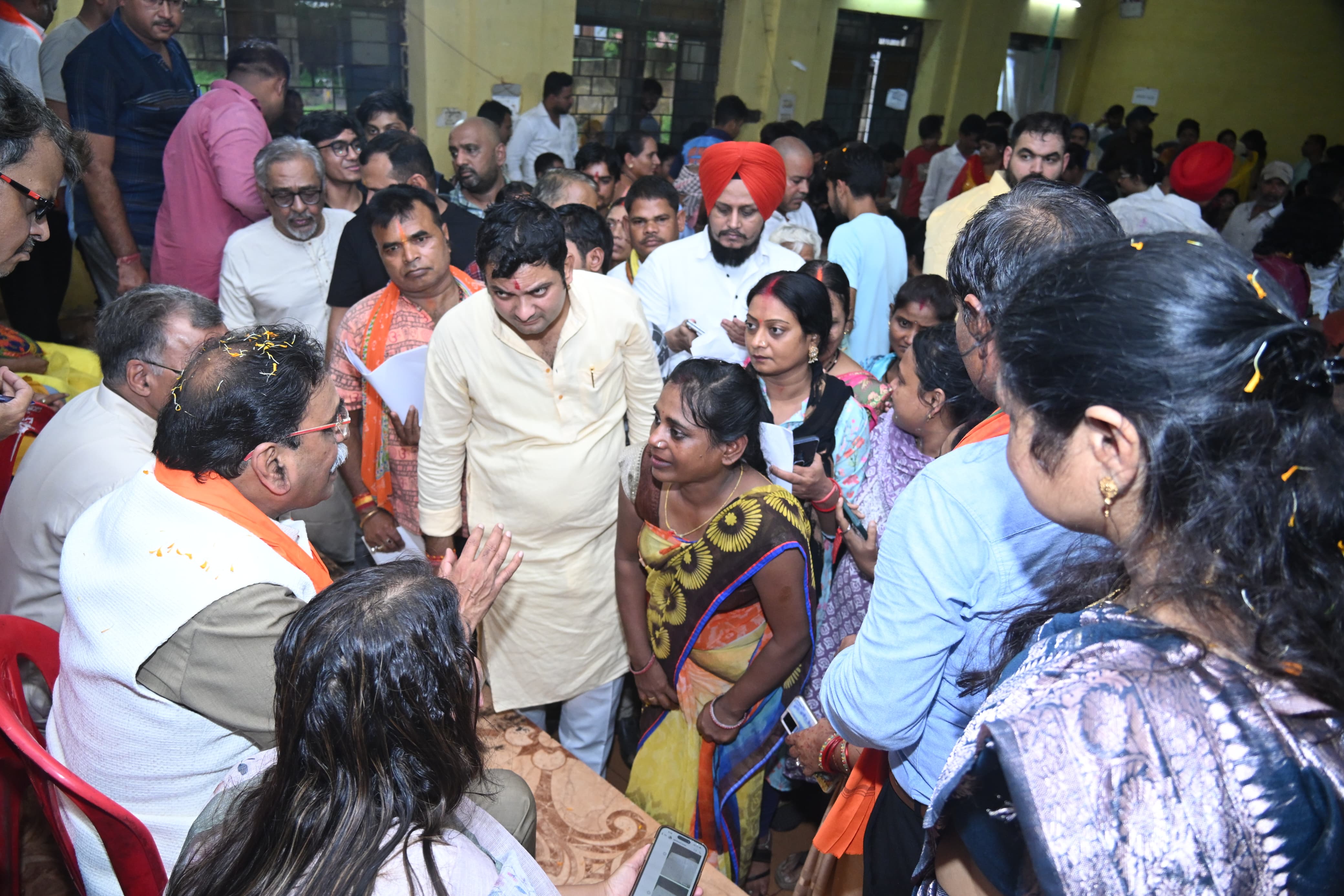 पूर्व कैबिनेट मंत्री और विधायक राजेश मूणत ने हीरापुर से किया जनचौपाल कार्यक्रम का आगाज