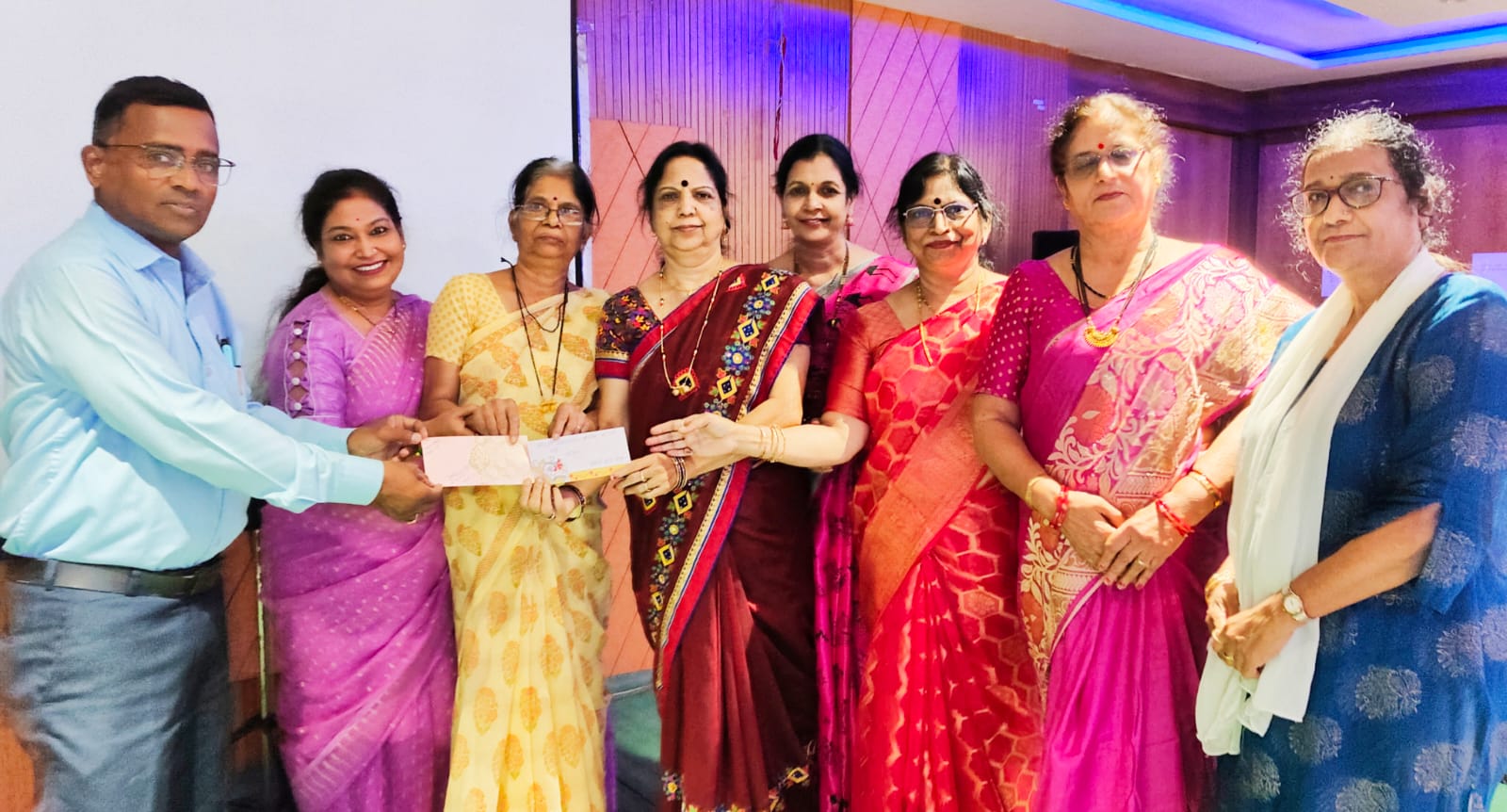 महाराष्&zwj;ट्र मंडल के महिला केंद्रों और विभिन्&zwj;न समितियों की बैठक में महाराष्&zwj;ट्र मंडल के अध्&zwj;यक्ष ने दिए एकजुटता के टिप्&zwj;स