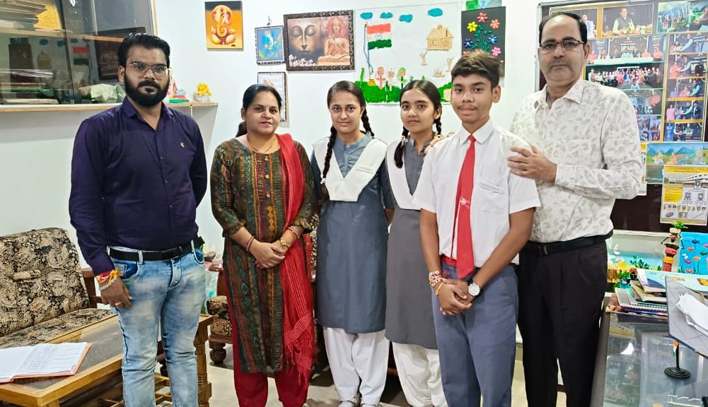 आदर्श, वैभवी और इफत बानो बनीं एजुकेशन मिनिस्टर